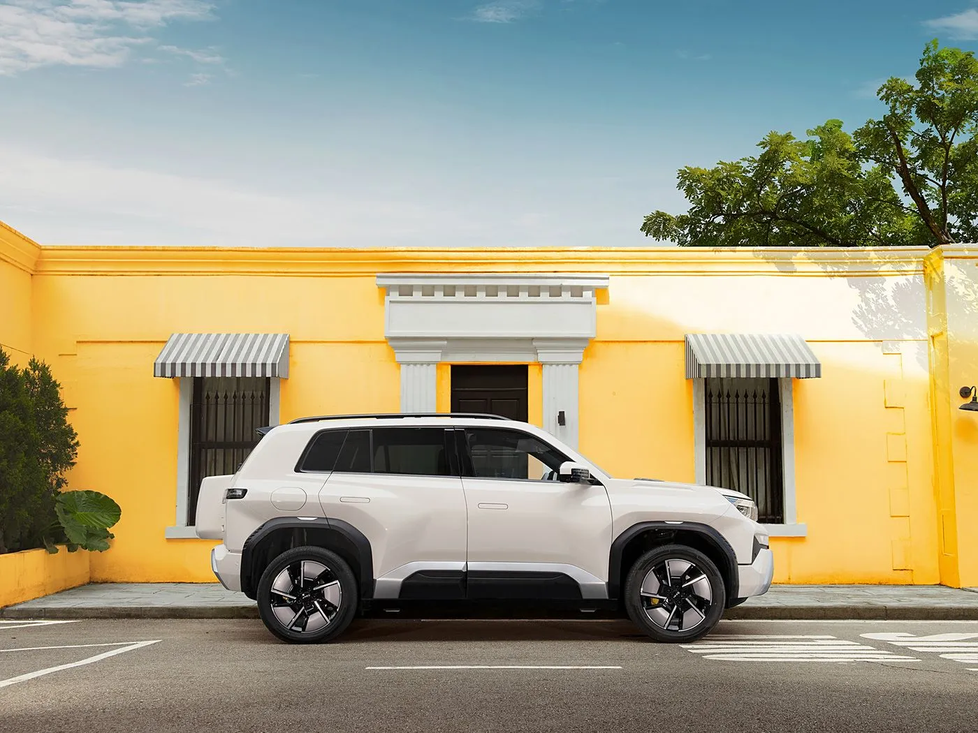 SUV compatto elettrico BYD Equation Leopard Titanium 3 con autonomia CLTC di 501 km, ADAS L2 e prestazioni AWD/RWD, 4 porte e 5 posti e Cruise Control a tutta velocità