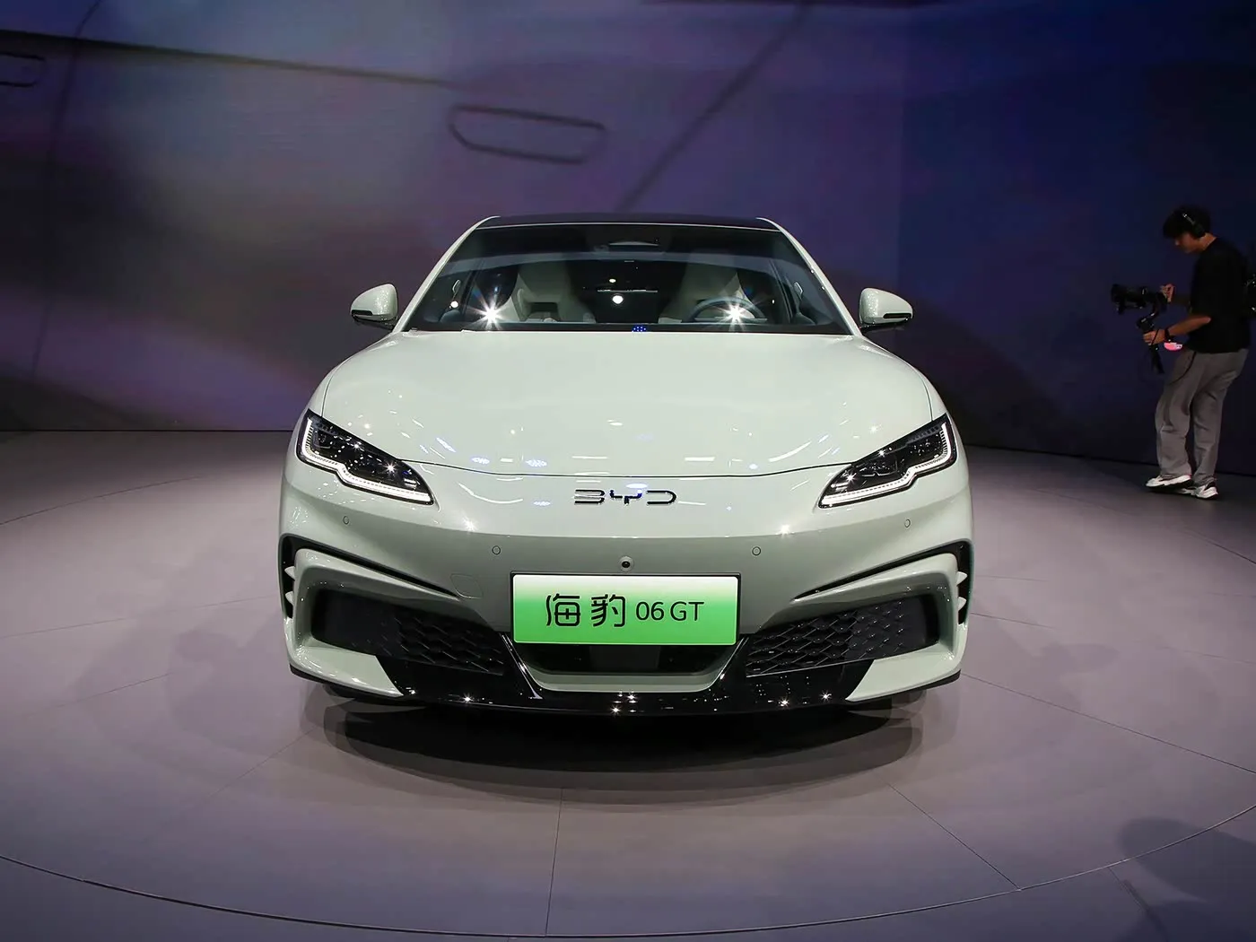 BYD Seal 06GT Heatwave Edition Hatchback elettrico 550 AWD 3000 W Potenza motore 4x4 Mini Auto con esperienza dinamica a sinistra