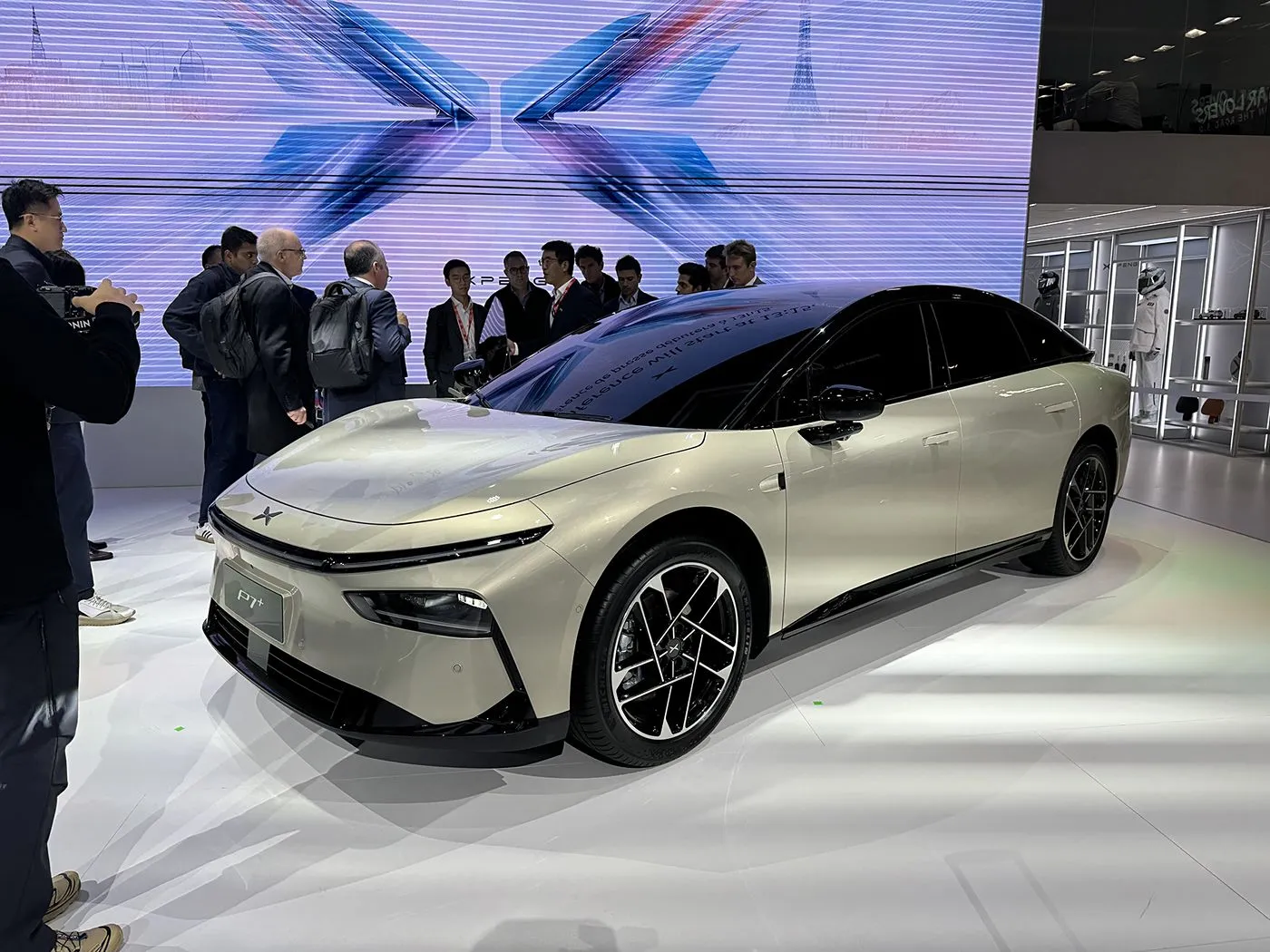 Edizione limitata EV XPENG P7+ berlina elettrica pura a 5 posti Nuovo design Sterzo a sinistra Velocità massima 685 km Veicolo a nuova energia