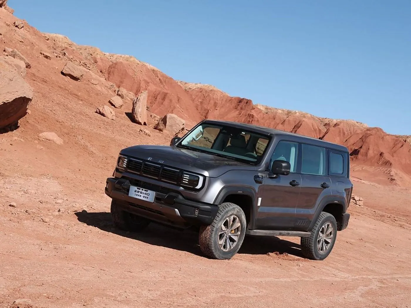 Beijing Off-Road BJ40 Compact SUV 4WD, 85L Tank & Panoramic Camera long Wheelbase