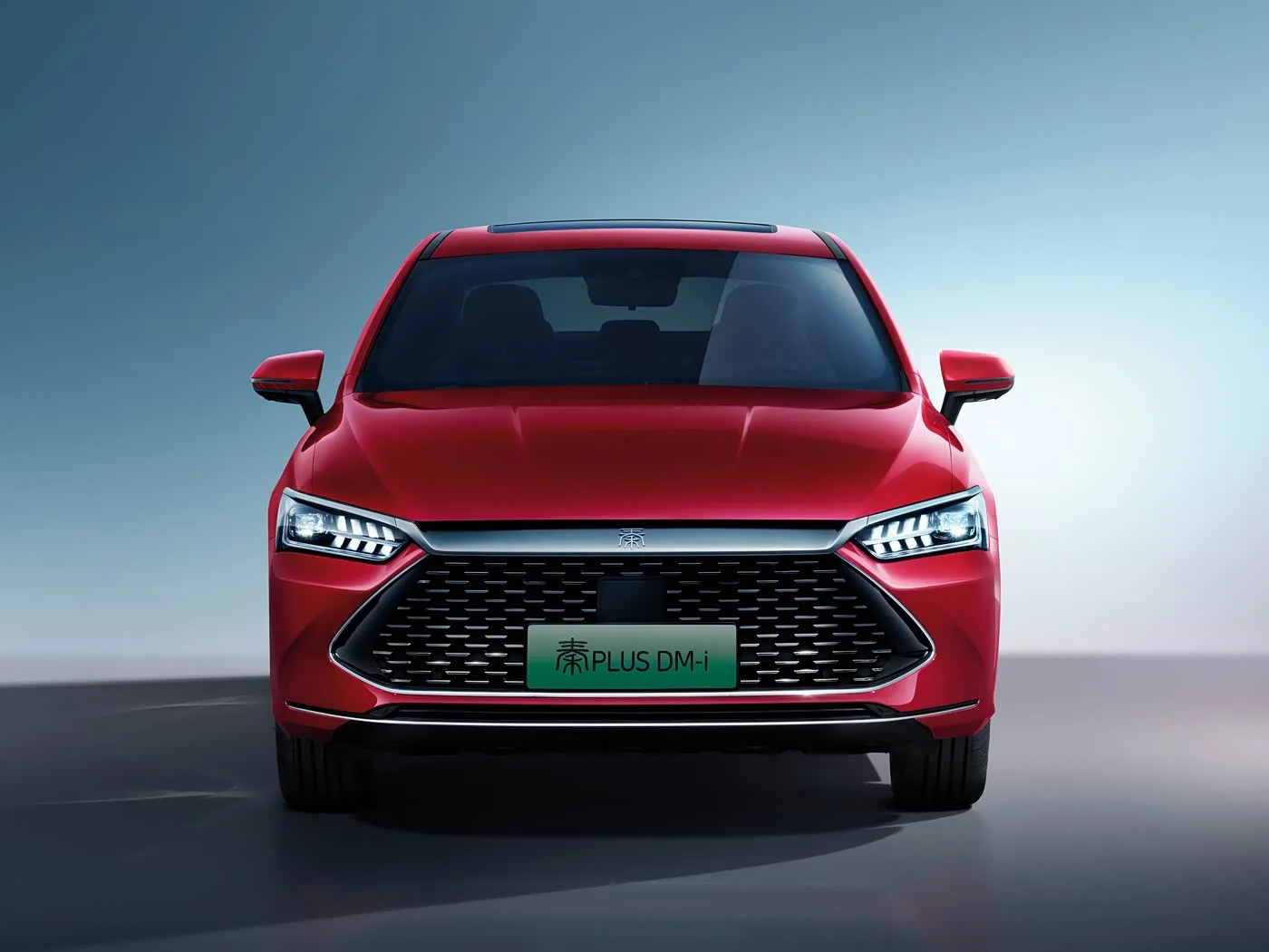 BYD Qing Plus SUV elettrico Auto ibrida Veicolo a nuova energia Motore EV potenziato Sterzo a sinistra Berlina ottimizzata per motori di ricerca