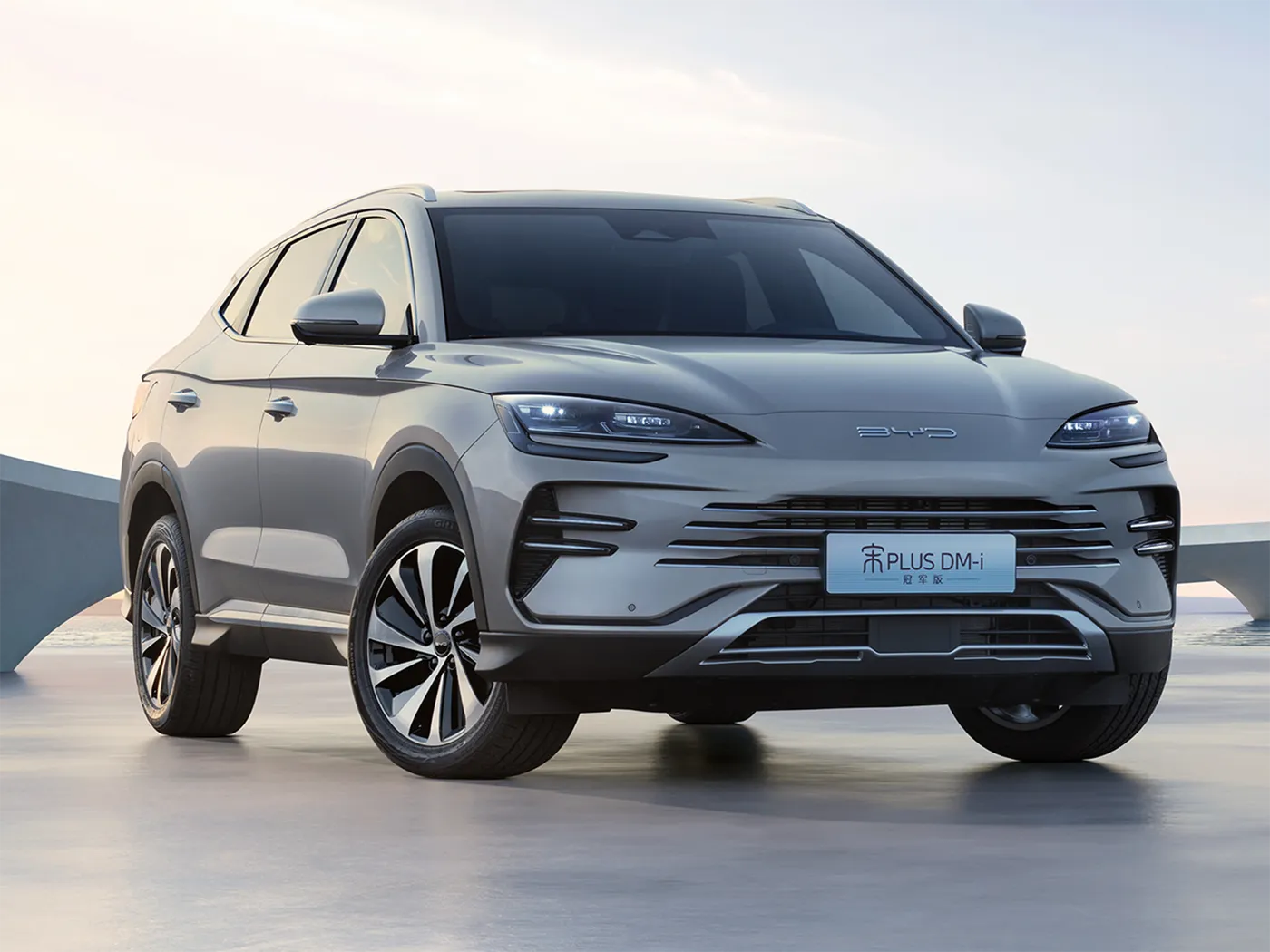 SUV BYD Song Plus AWD automatico con telecamera posteriore Sedili in pelle Carburante ibrido Sterzo a sinistra