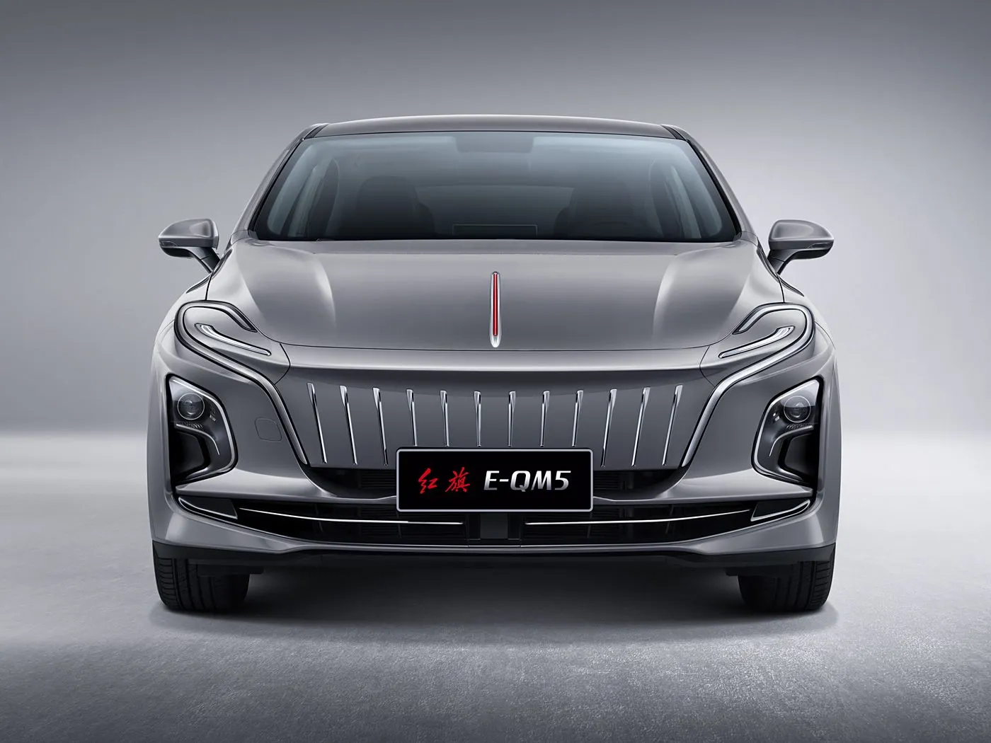 Hongqi E-QM5 Spaziosa berlina EV passo lungo e lungo raggio Veicolo elettrico puro a nuova energia