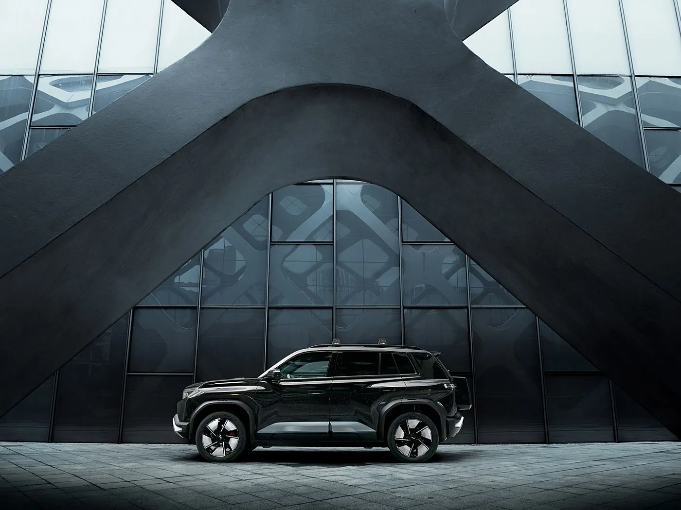 SUV compatto elettrico BYD Equation Leopard Titanium 3 con autonomia CLTC di 501 km, ADAS L2 e prestazioni AWD/RWD, 4 porte e 5 posti e Cruise Control a tutta velocità