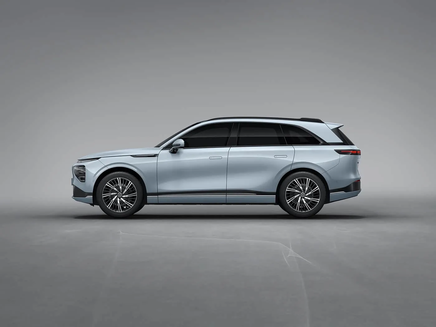 Xpeng G9 Veicolo elettrico SUV di lusso a 4 porte e 5 posti SUV New Energy MPV Hatchback con modalità di guida 4WD Alimentazione PHEV e motore EV sinistro