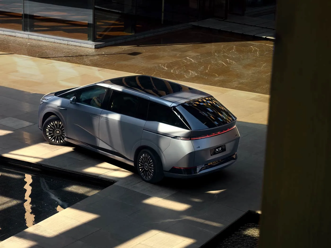 Xpeng X9 monovolume a lungo raggio SUV elettrico puro sterzo sinistro prezzo competitivo veicolo di nuova energia