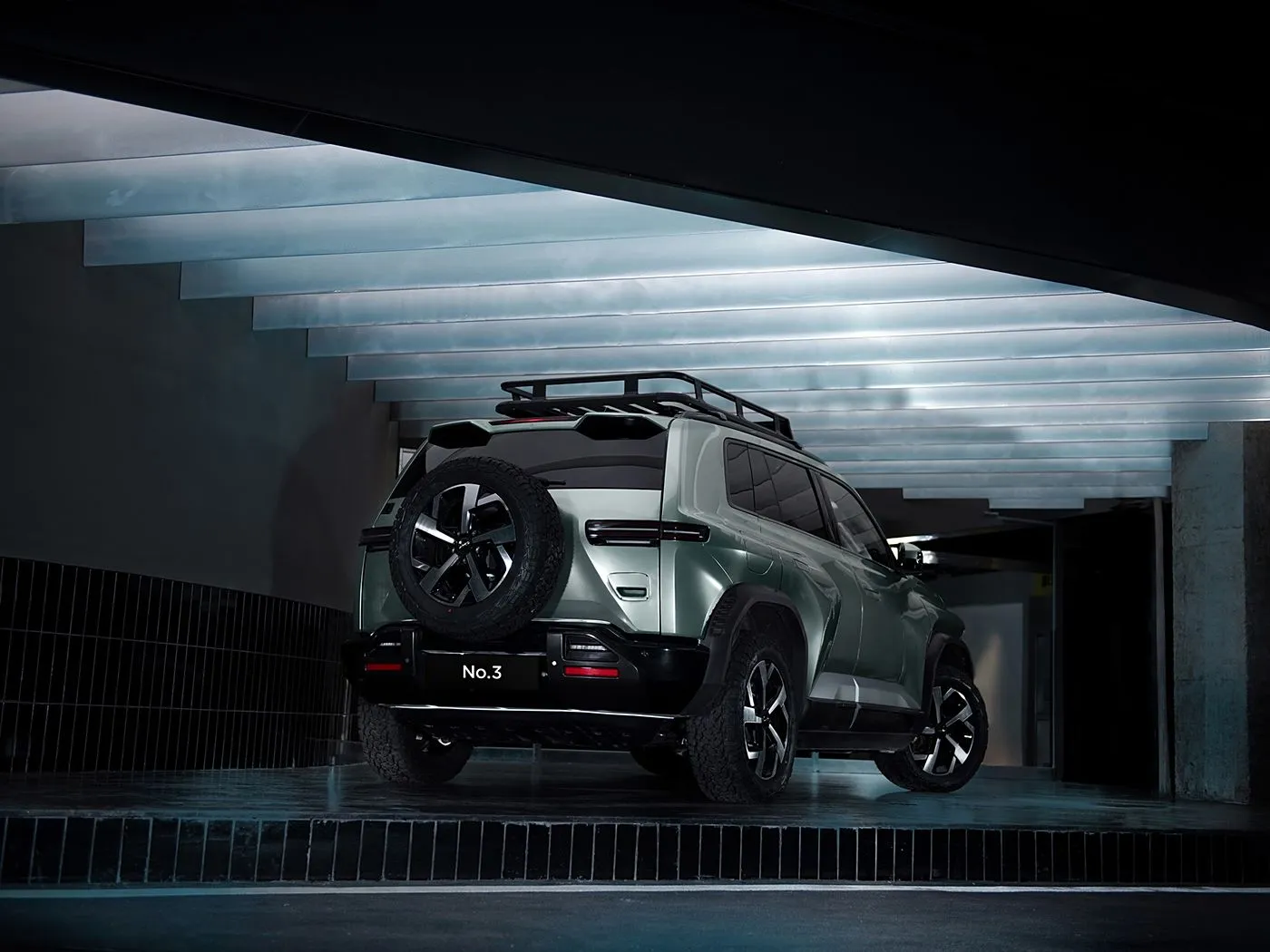 SUV compatto elettrico BYD Equation Leopard Titanium 3 con autonomia CLTC di 501 km, ADAS L2 e prestazioni AWD/RWD, 4 porte e 5 posti e Cruise Control a tutta velocità