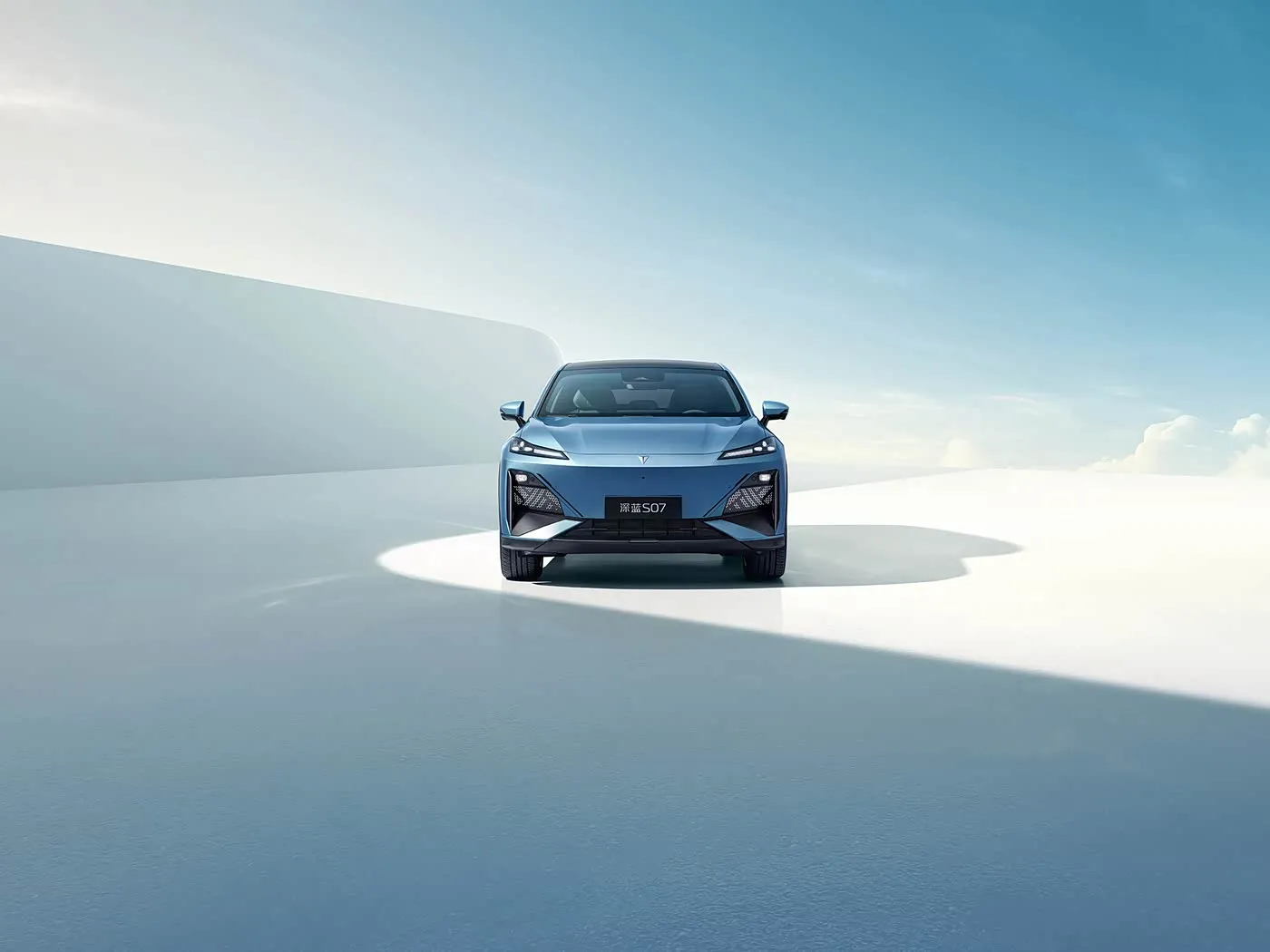 Deepal S07 veicolo di nuova energia SUV premium a portata estesa/EV a lungo raggio Passo 5 posti Schermo in pollici