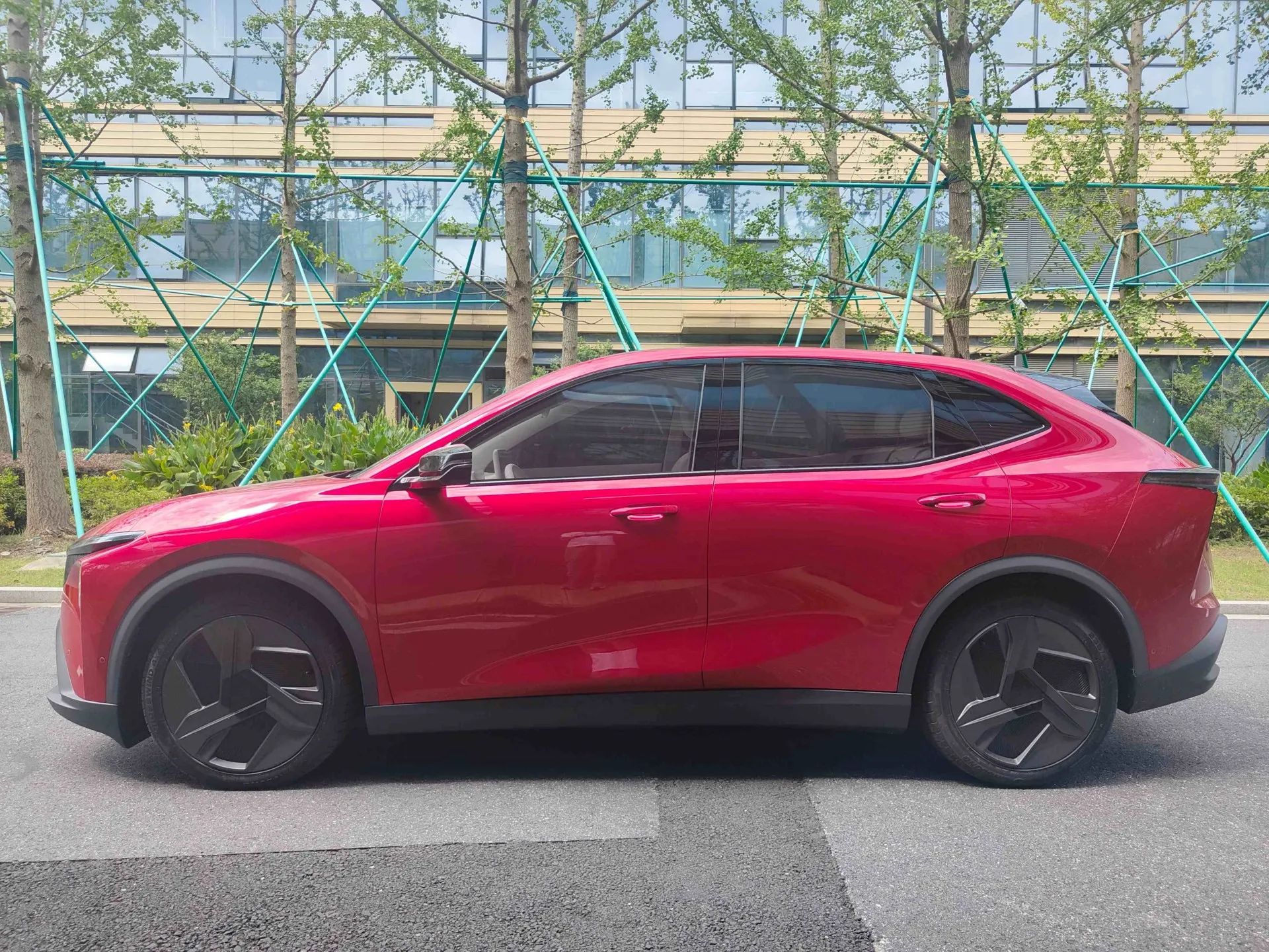 LEV01 SUV CON GUIDA A DESTRA VEICOLO A NUOVA ENERGIA EV a lungo raggio Passo 5 posti