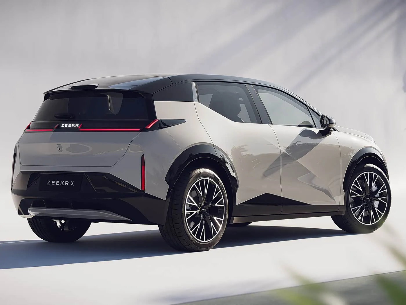 Il miglior SUV con un buon rapporto qualità-prezzo Zeekr X Veicolo elettrico New Energy Velocità di 190 km/h Prestazioni versatili con un budget contenuto