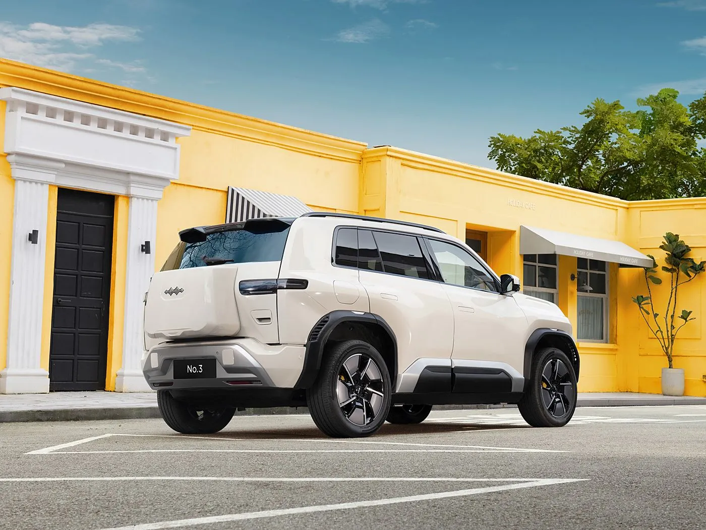 SUV compatto elettrico BYD Equation Leopard Titanium 3 con autonomia CLTC di 501 km, ADAS L2 e prestazioni AWD/RWD, 4 porte e 5 posti e Cruise Control a tutta velocità