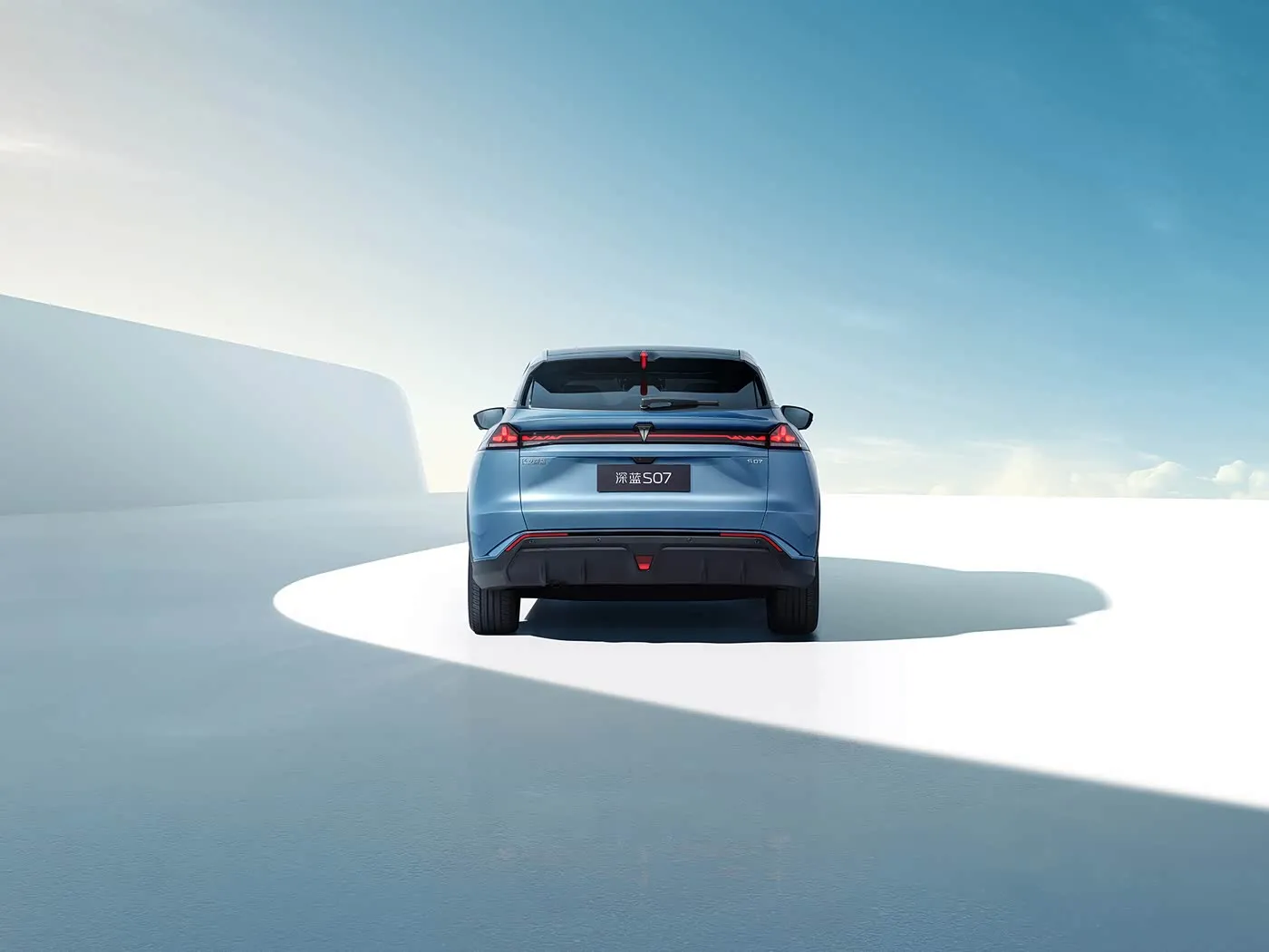 Deepal S07 veicolo di nuova energia SUV premium a portata estesa/EV a lungo raggio Passo 5 posti Schermo in pollici