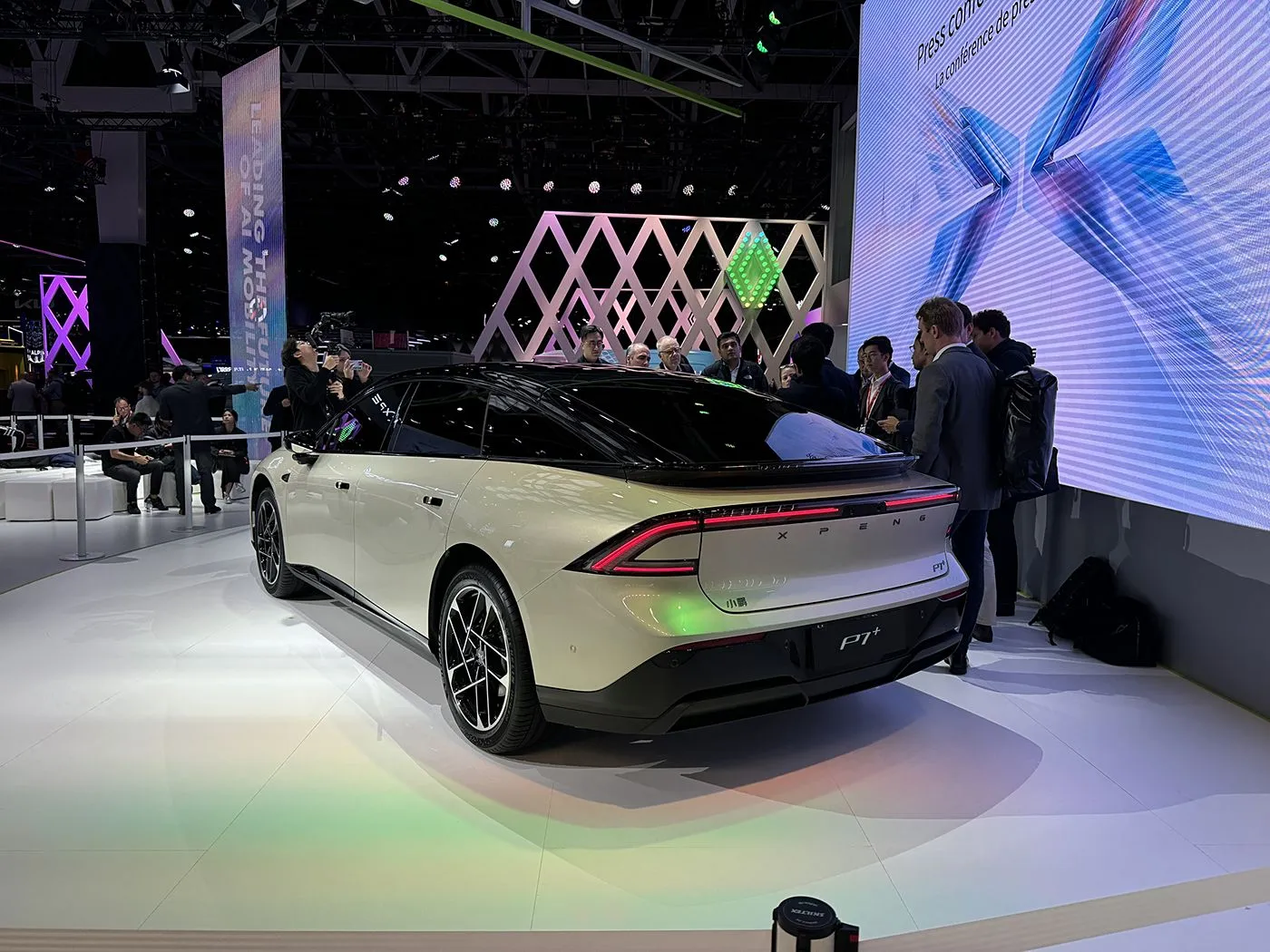 Edizione limitata EV XPENG P7+ berlina elettrica pura a 5 posti Nuovo design Sterzo a sinistra Velocità massima 685 km Veicolo a nuova energia