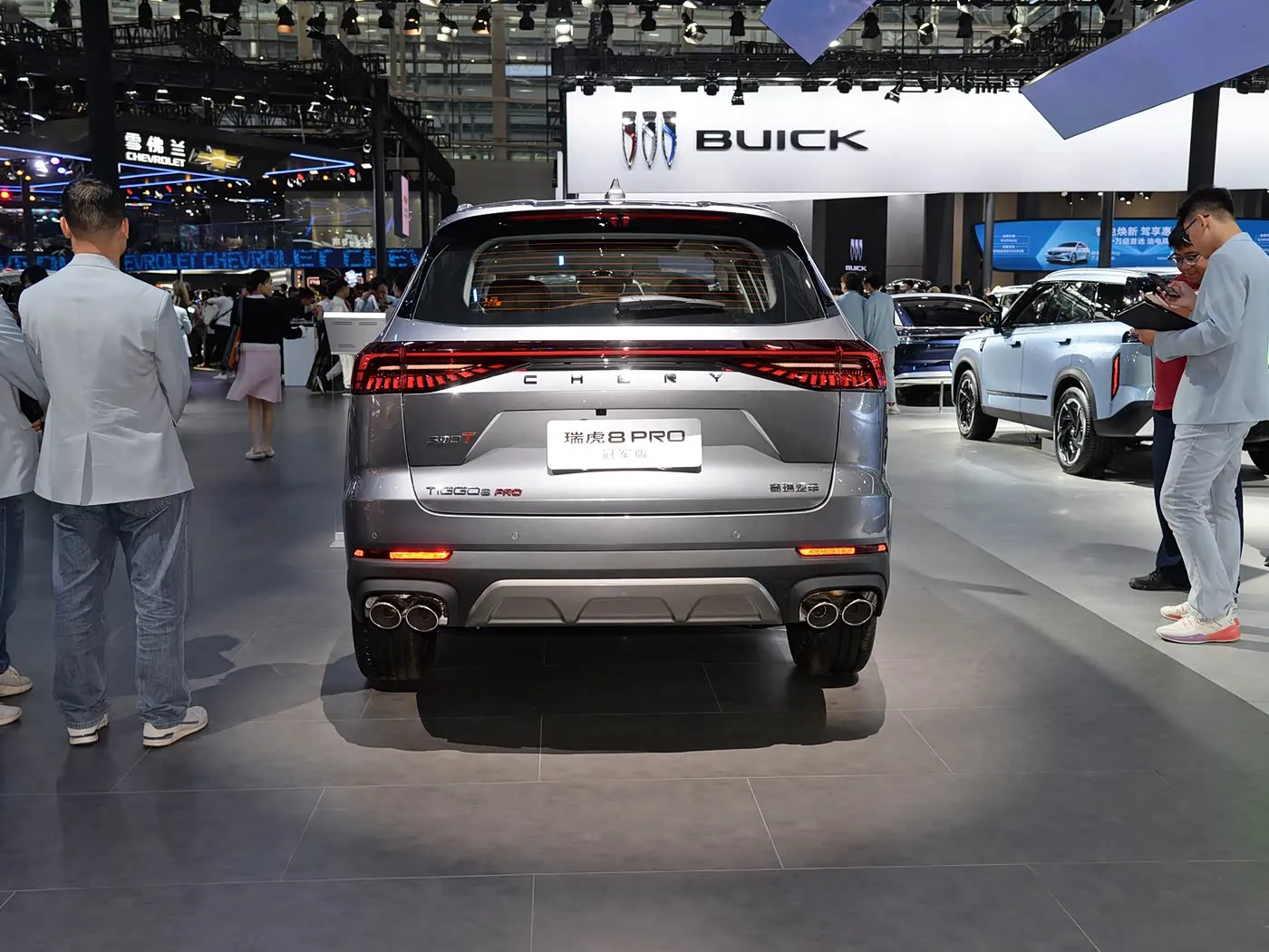Chery Tiggo 8 Pro SUV familiare di lusso Cambio automatico Telecamera posteriore R18 Sinistra Benzina Sedili in pelle scura Emissioni Euro VI AWD
