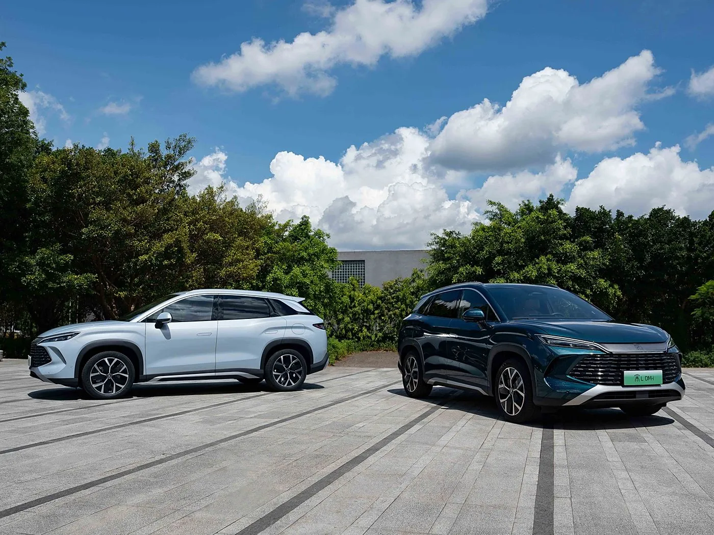 BYD Song L DM-i SUV PHEV compatto Veicolo a nuova energia ad alta velocità e a lungo raggio DiPilot 2.0 Sedili riscaldati Telecamera panoramica a 360°