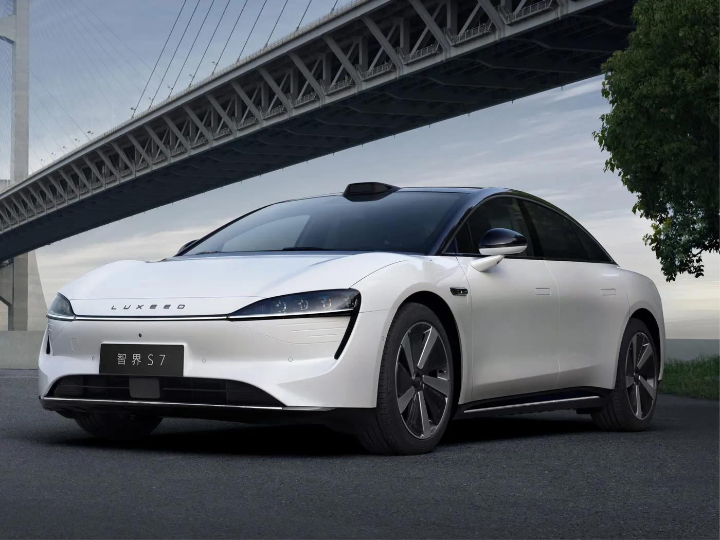 CHERY LUXEED S7 Exeed Veicolo elettrico di lusso a nuova energia con trazione RWD/AWD 4 porte e 5 posti