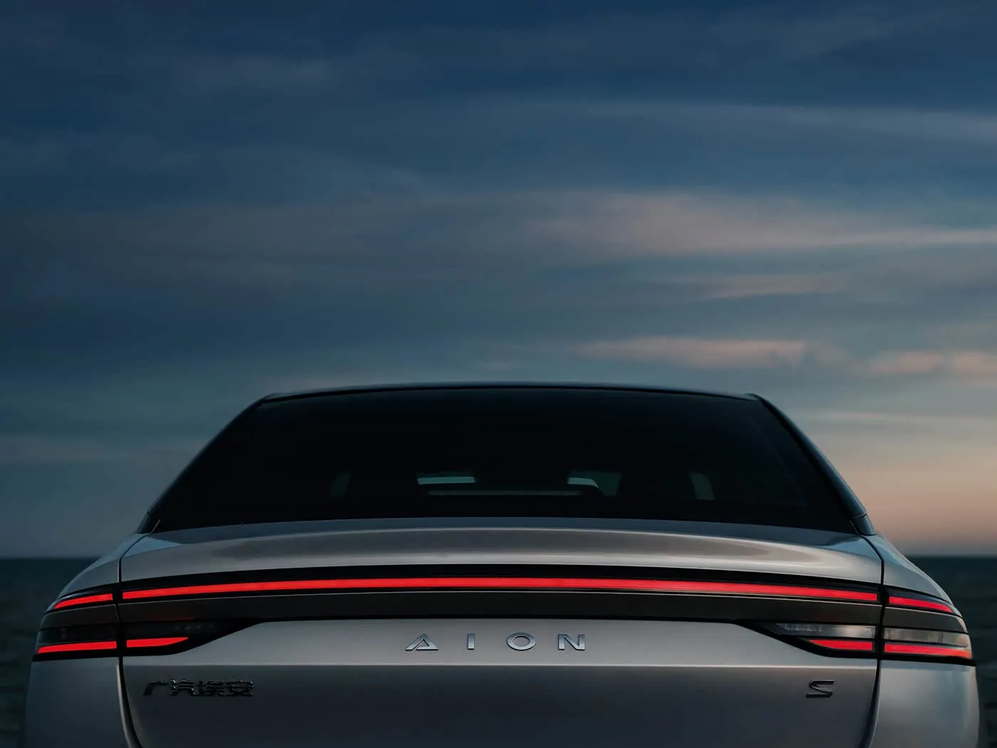 AION RT SUV elettrico con guida a sinistra EV ad alta velocità Cambio automatico Hybrid Mini Level Sedan Veicolo a nuova energia per adulti