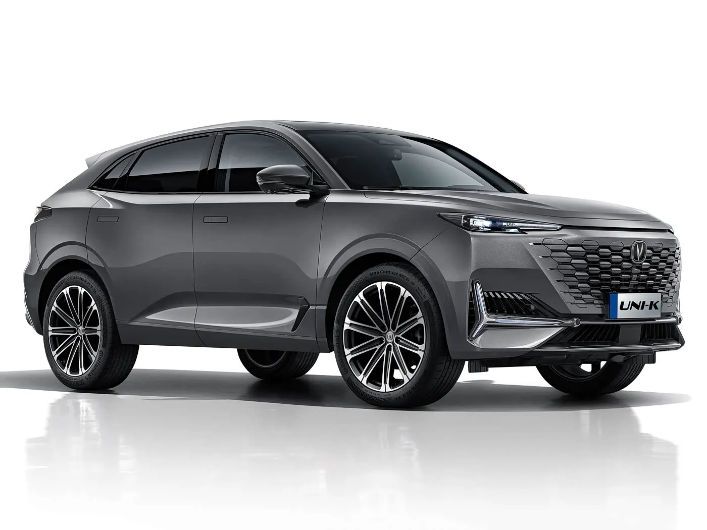 BYD E2 Berlina elettrica di lusso EV SUV Hatchback Auto con sterzo a sinistra con motore a batteria al litio Veicolo New Energy della Cina