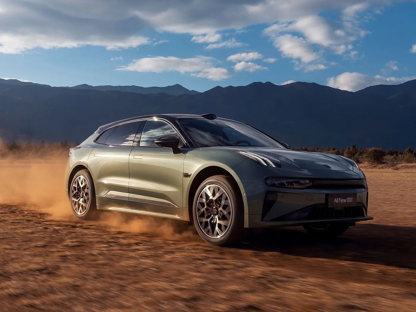 Zeekr 001 Hatchback elettrico a 5 posti 4WD di alta qualità 705 km a lungo raggio Veicolo a nuova energia