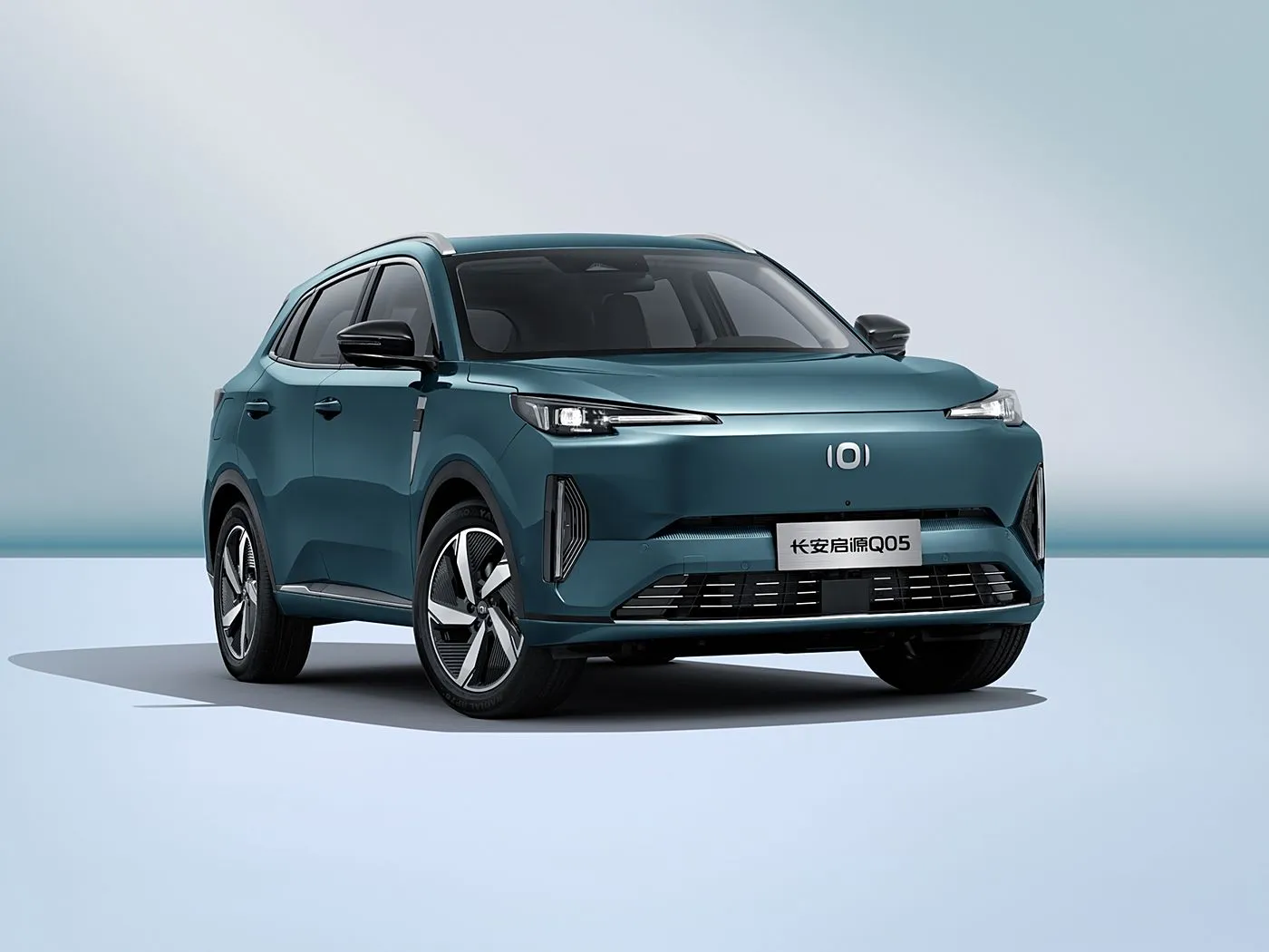 Changan NEVO Q05 SUV ibrido elettrico a lungo raggio Cambio automatico 5 porte 5 posti Interni in pelle Sinistra