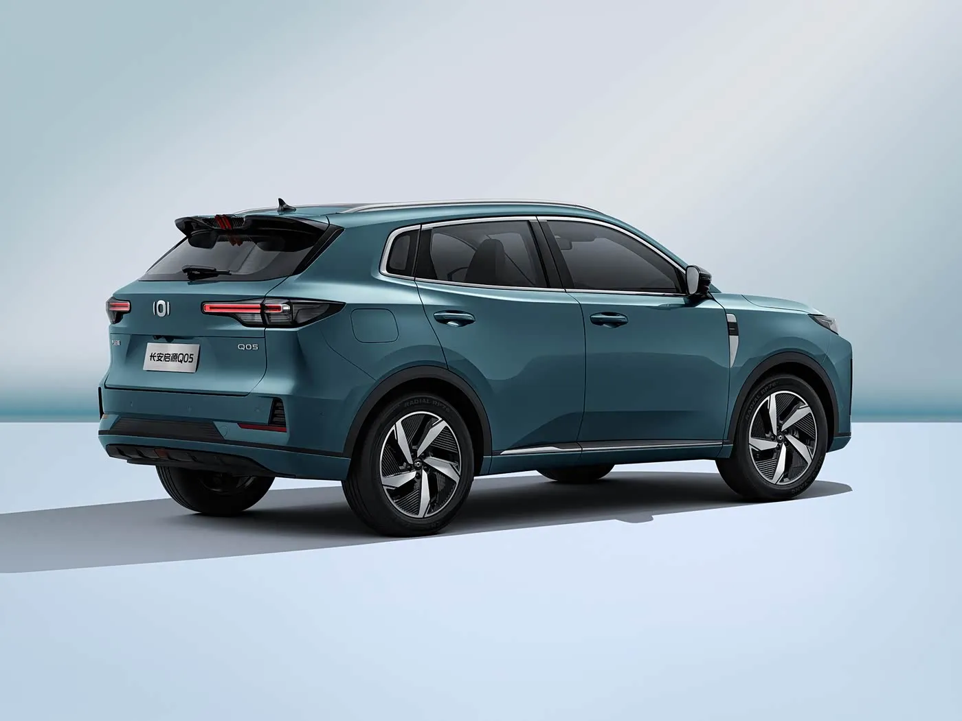 Changan NEVO Q05 SUV ibrido elettrico a lungo raggio Cambio automatico 5 porte 5 posti Interni in pelle Sinistra