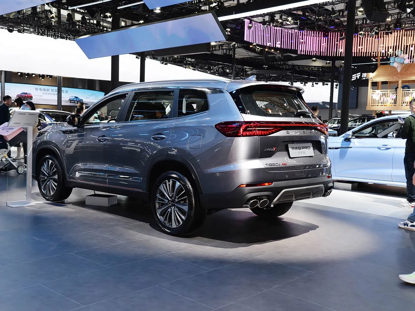 Chery Tiggo 8 Pro SUV familiare di lusso Cambio automatico Telecamera posteriore R18 Sinistra Benzina Sedili in pelle scura Emissioni Euro VI AWD