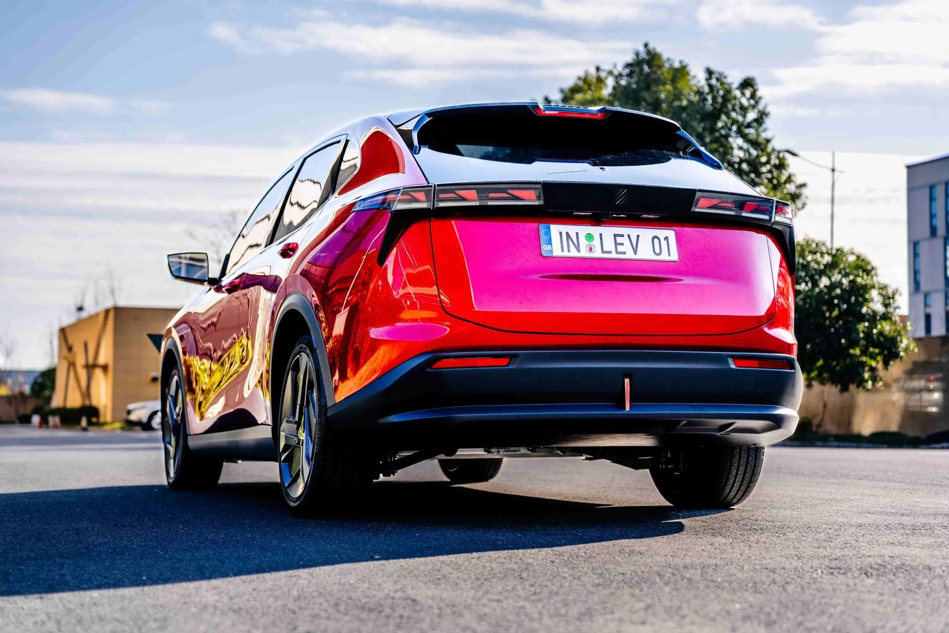 LEV01 SUV CON GUIDA A DESTRA VEICOLO A NUOVA ENERGIA EV a lungo raggio Passo 5 posti