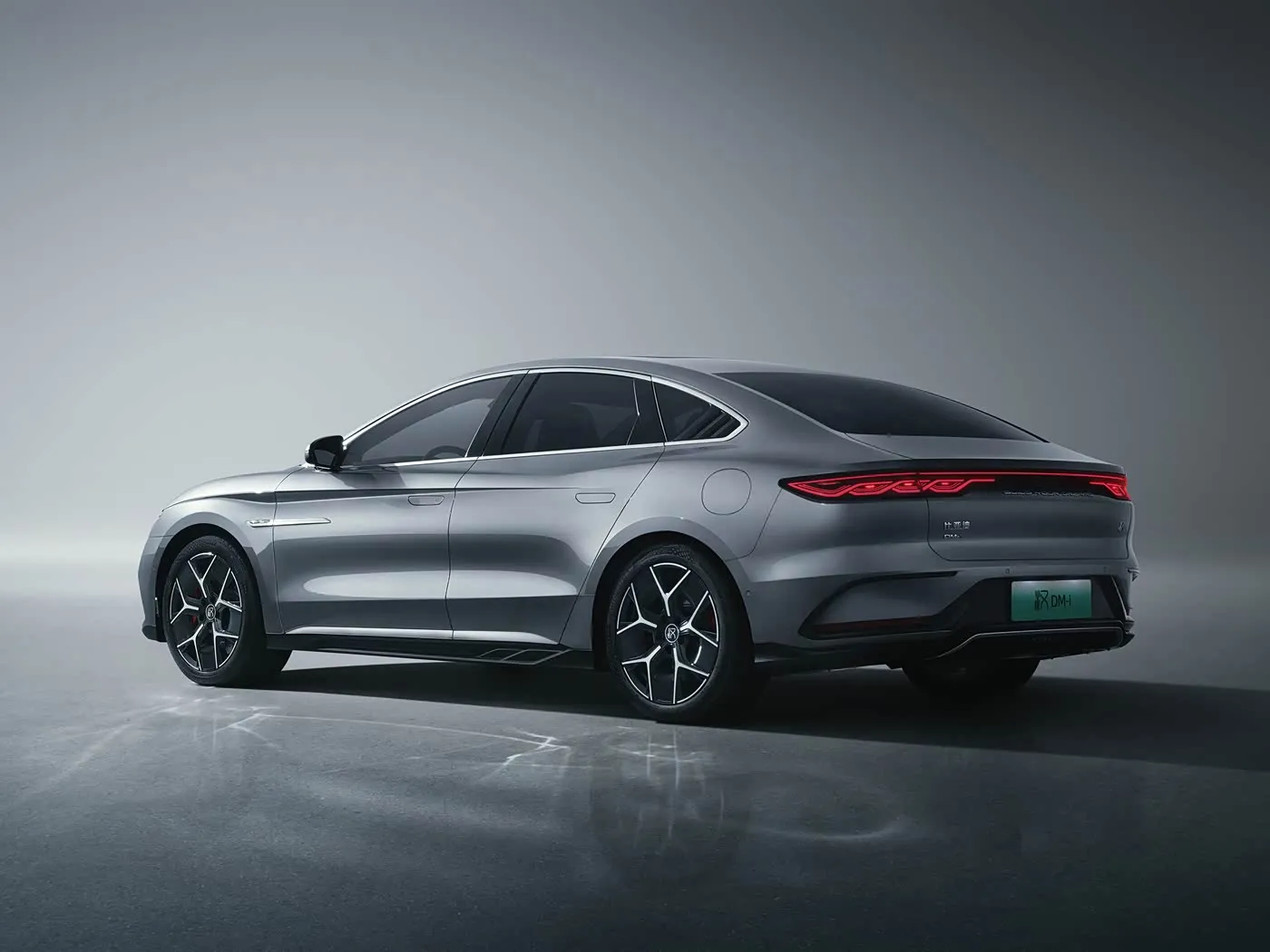 BYD Han EV/DM-i Elettrizzante berlina di lusso con doppia potenza del motore e tecnologia all'avanguardia NEW ENERGE