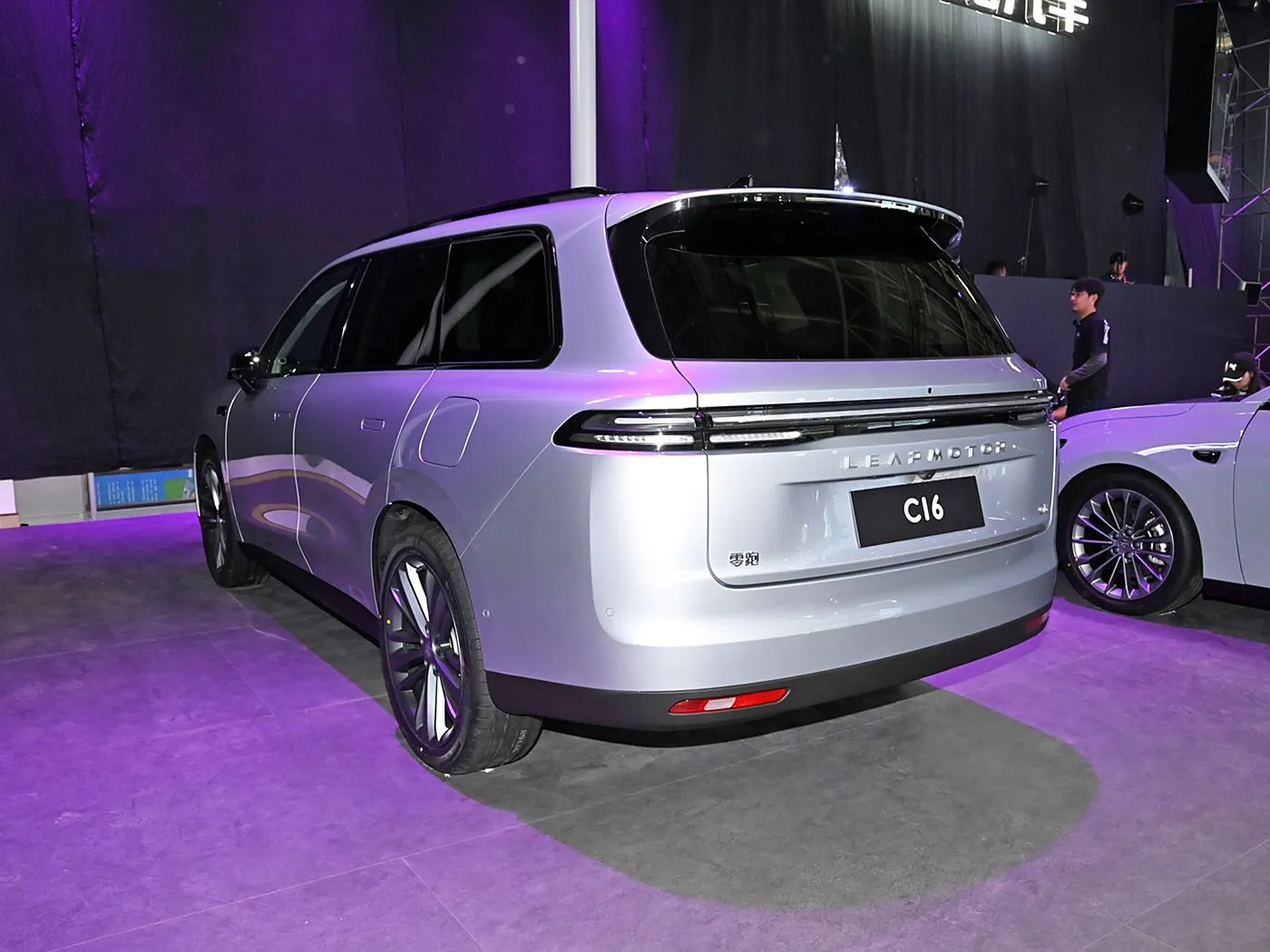Leapmotor C16 5 porte 6 posti SUV EV 4WD Modalità di guida Sterzo a sinistra Elettrico e ibrido Carburante New Energy Auto