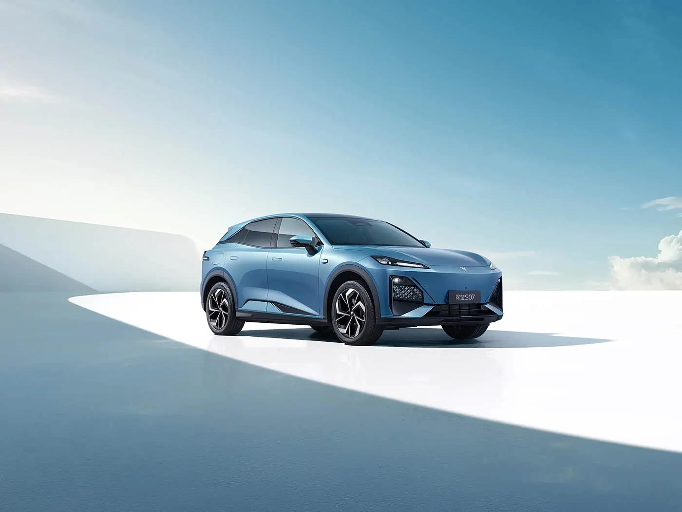 Deepal S07 veicolo di nuova energia SUV premium a portata estesa/EV a lungo raggio Passo 5 posti Schermo in pollici