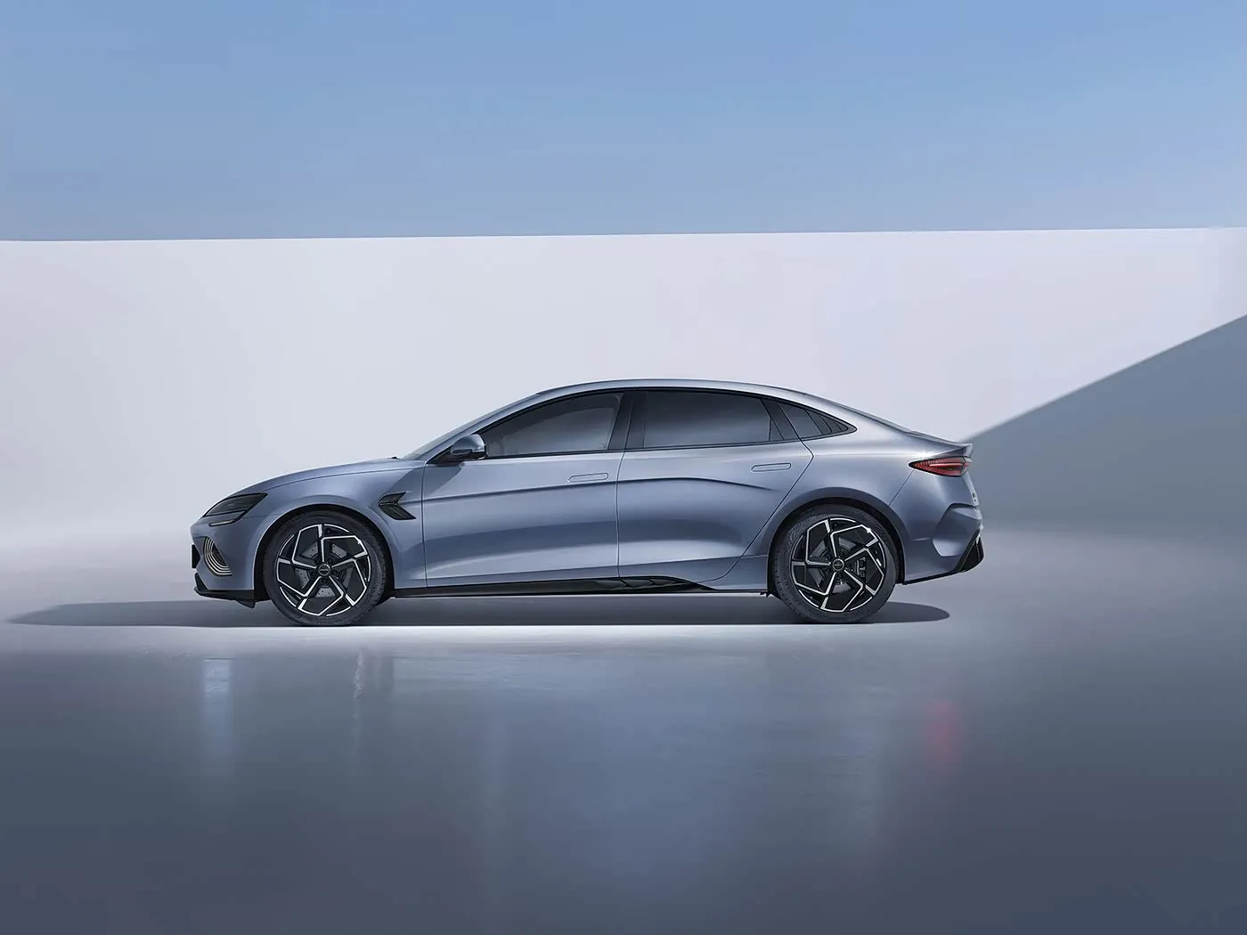 BYD Seal Smart Edition Berlina elettrica 600 AWD Hybrid Tecnologia di guida avanzata Veicolo di nuova energia premium a lungo raggio