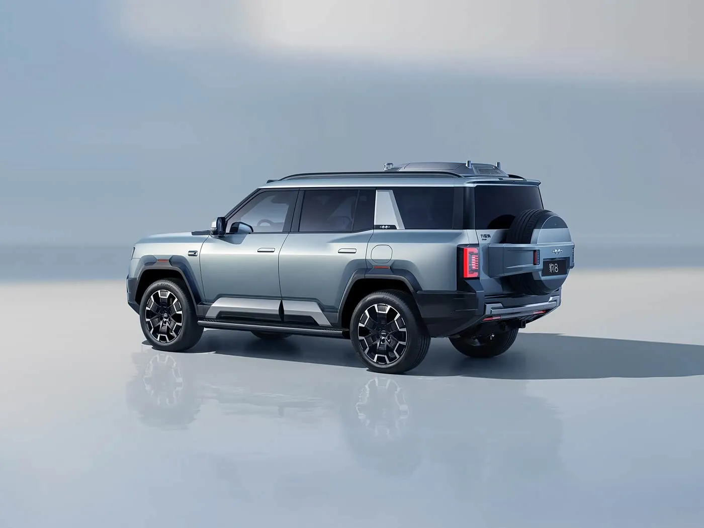 BYD Leopard 8 SUV PHEV di lusso SUV fuoristrada avanzato da 505 CV SUV ibrido plug-in da 2.0T con tecnologia Cloud Chassis