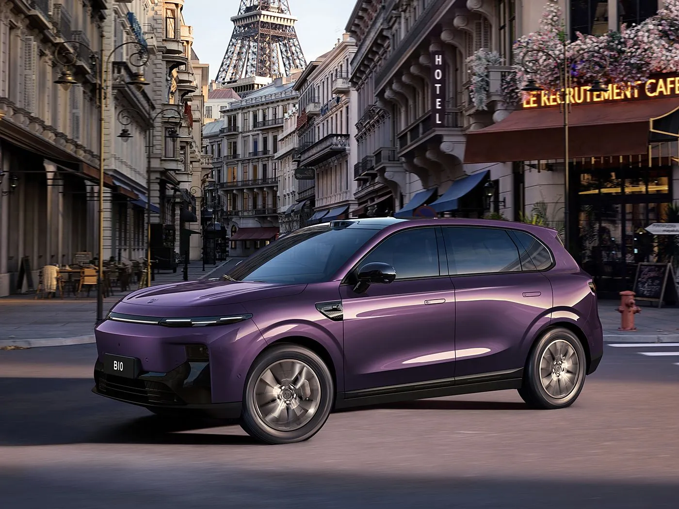 SUV compatto elettrico Leapmotor B10 con autonomia CLTC di 510-600 km, schermo da 14,6" 2,5K e veicolo Leapmotor Pilot New Energy